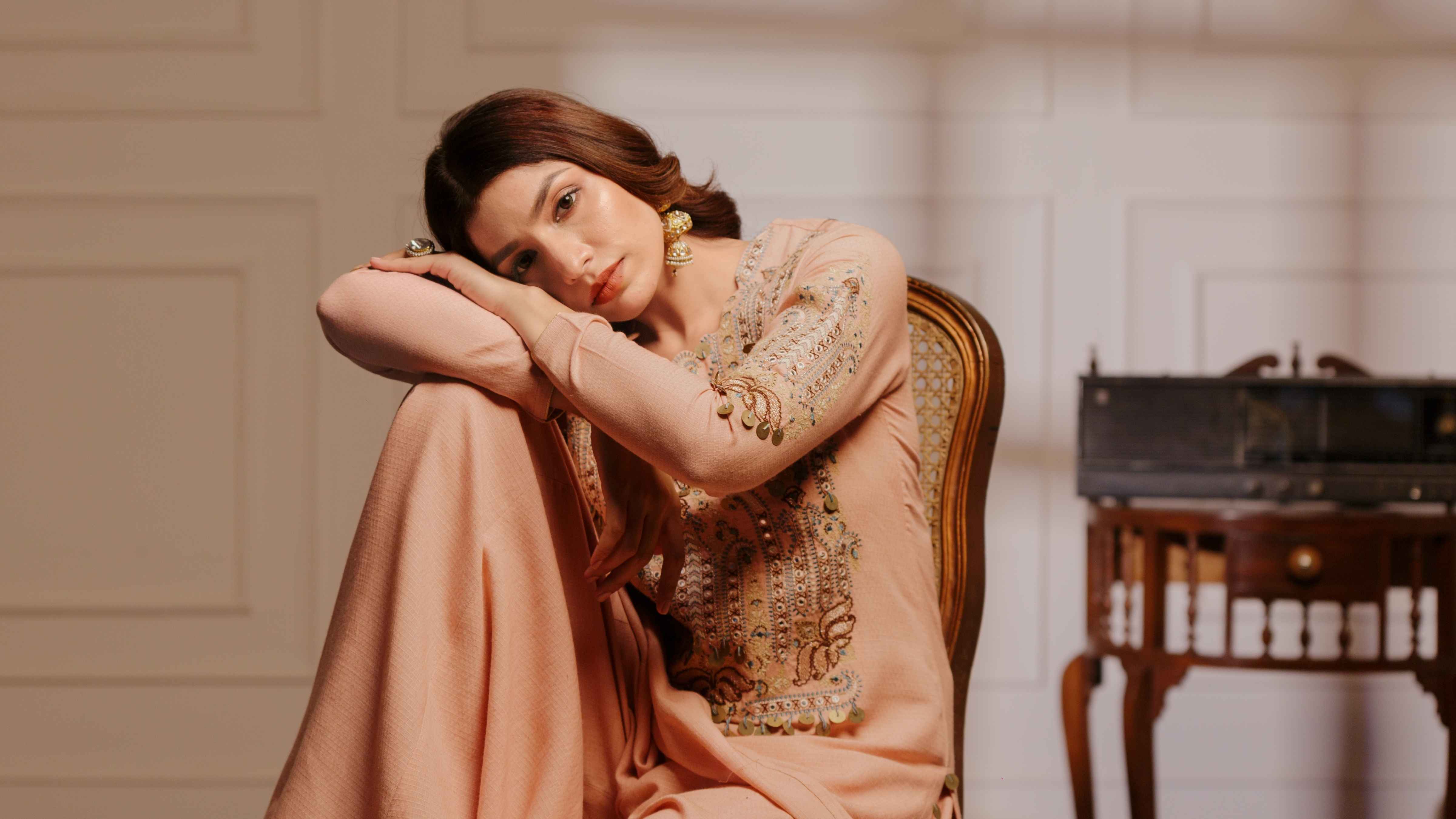 The Quiet Presence - Desktop Image 1